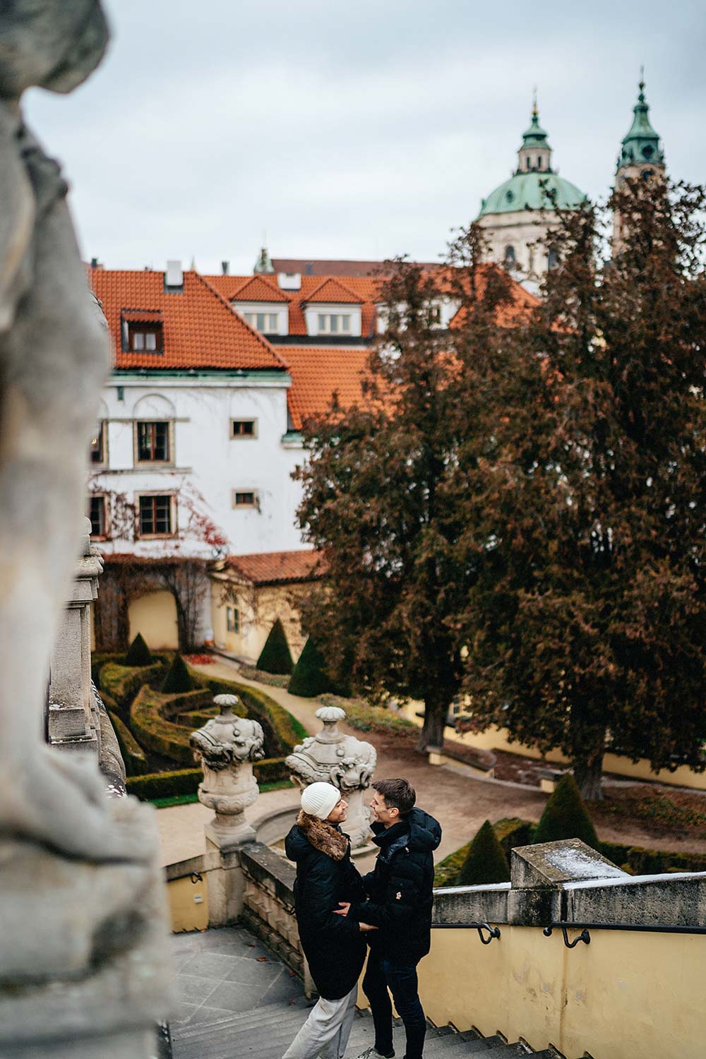 IF weddings - romantic garden in Prague